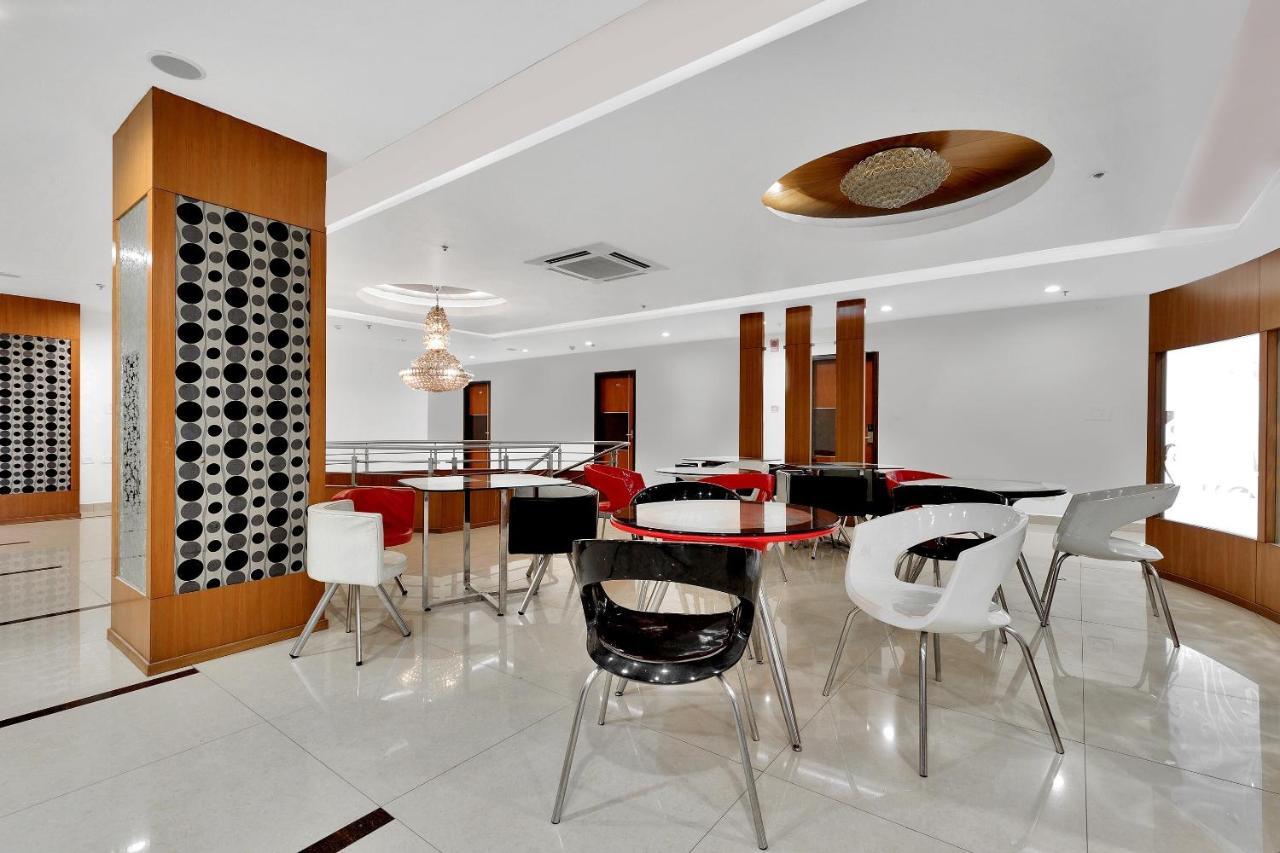 Capital O Rudra Grand Near Kondapur X Road Hotel Exterior photo