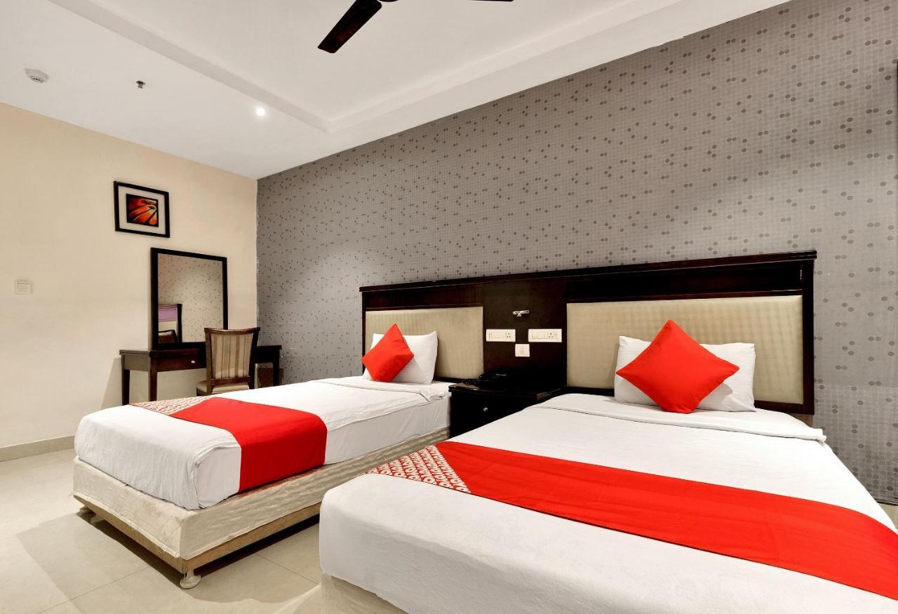 Capital O Rudra Grand Near Kondapur X Road Hotel Exterior photo